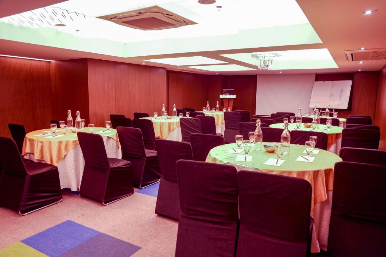 Royal Orchid Golden Suites Pune Ngoại thất bức ảnh