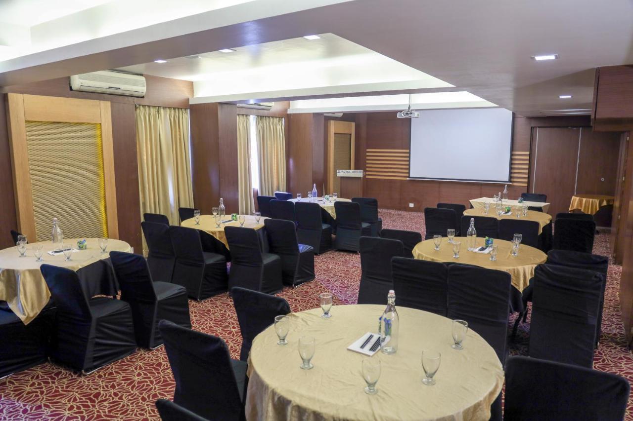 Royal Orchid Golden Suites Pune Ngoại thất bức ảnh