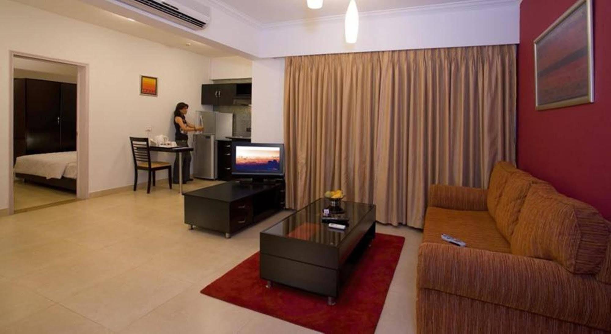 Royal Orchid Golden Suites Pune Ngoại thất bức ảnh