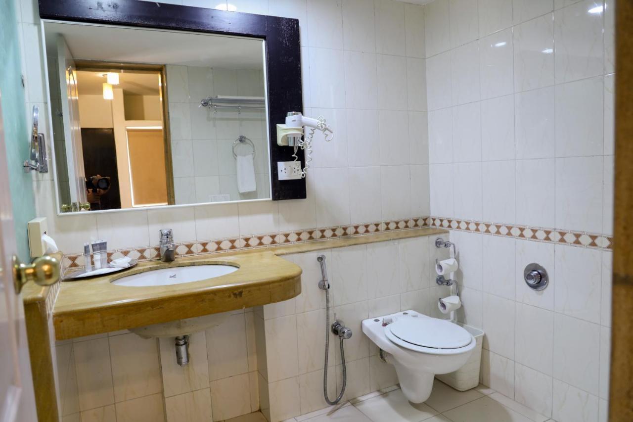 Royal Orchid Golden Suites Pune Ngoại thất bức ảnh