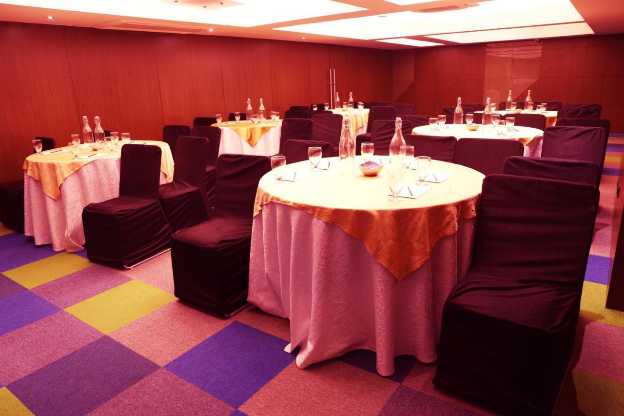 Royal Orchid Golden Suites Pune Ngoại thất bức ảnh