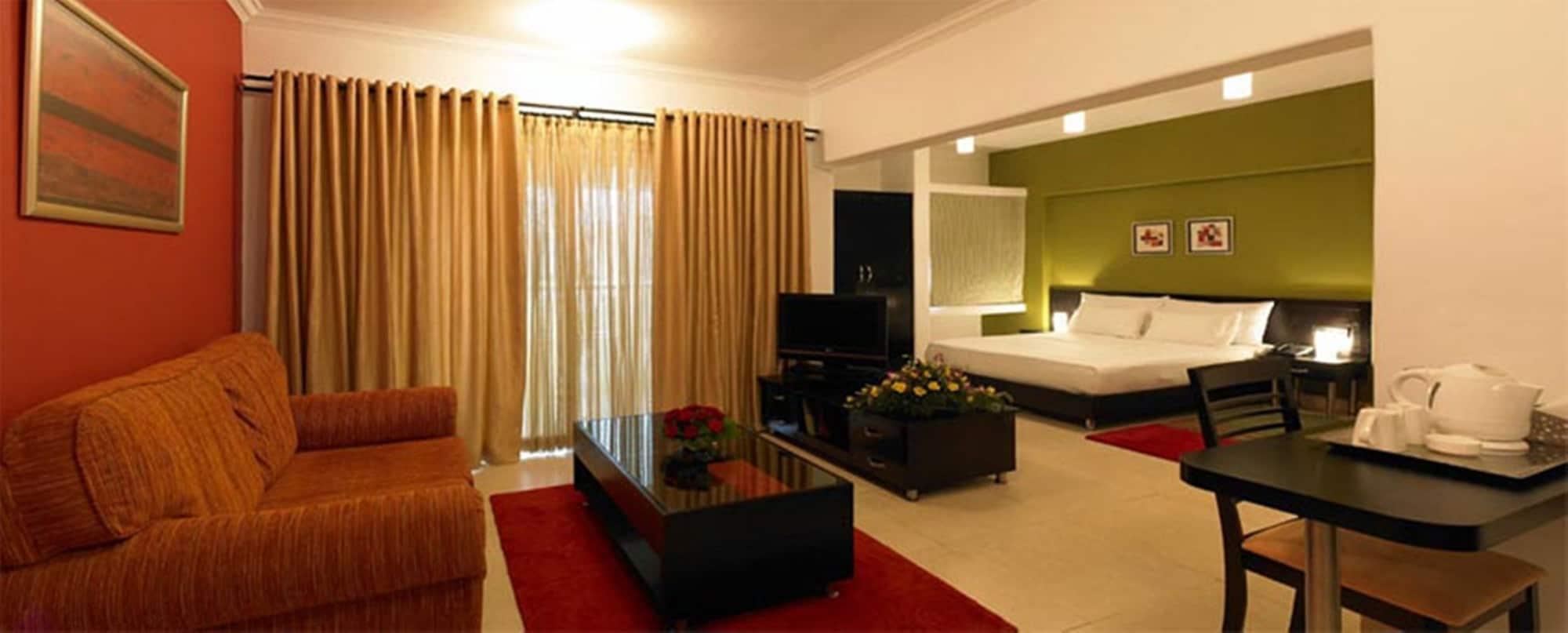 Royal Orchid Golden Suites Pune Ngoại thất bức ảnh