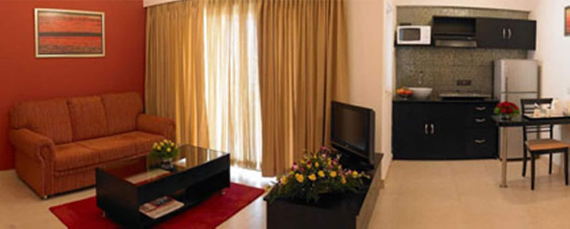 Royal Orchid Golden Suites Pune Ngoại thất bức ảnh