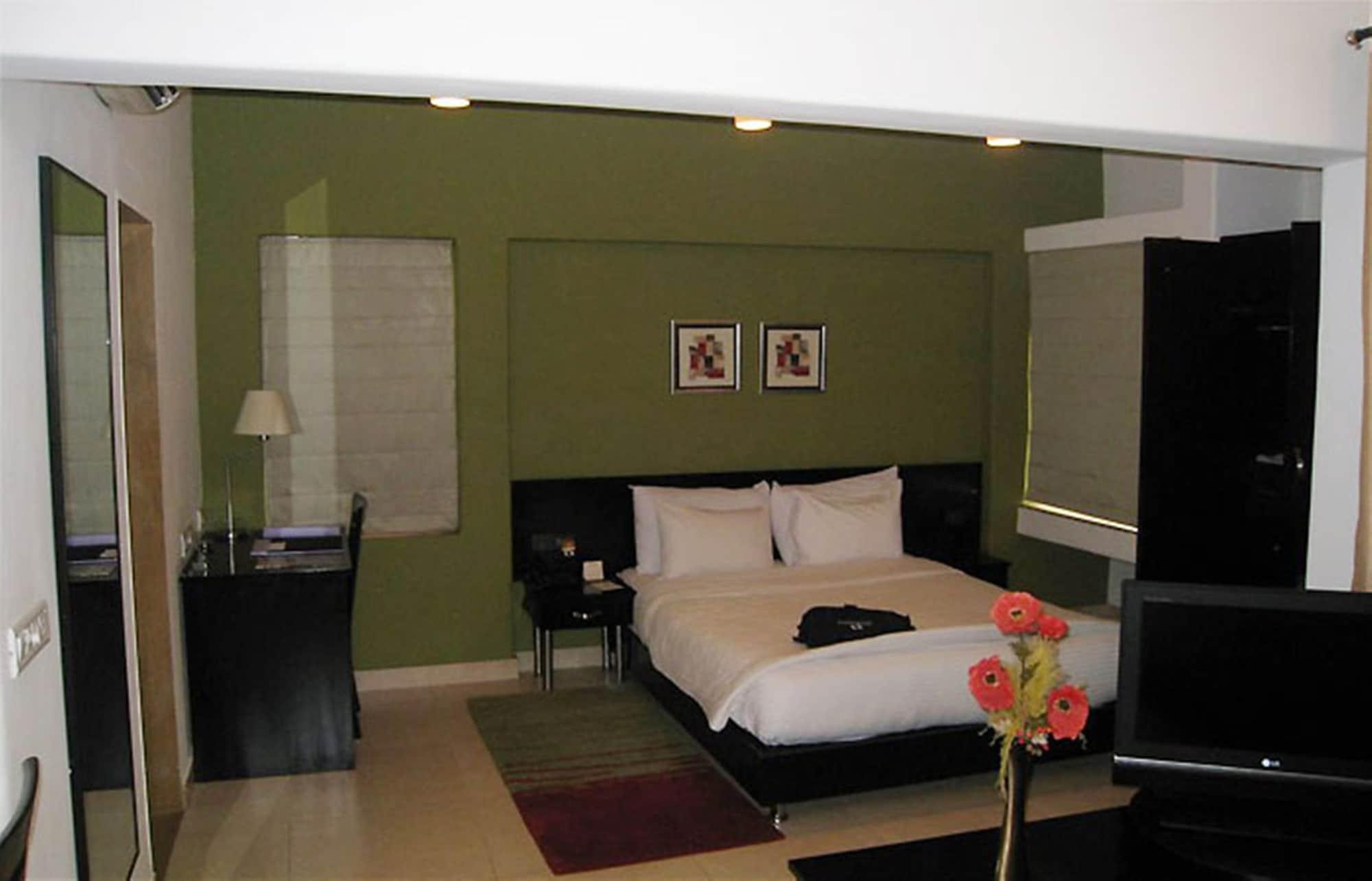 Royal Orchid Golden Suites Pune Ngoại thất bức ảnh