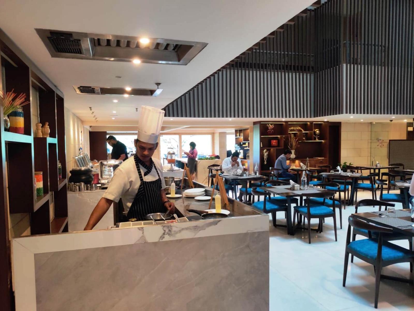 Royal Orchid Golden Suites Pune Ngoại thất bức ảnh