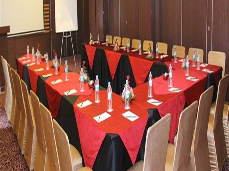 Royal Orchid Golden Suites Pune Ngoại thất bức ảnh