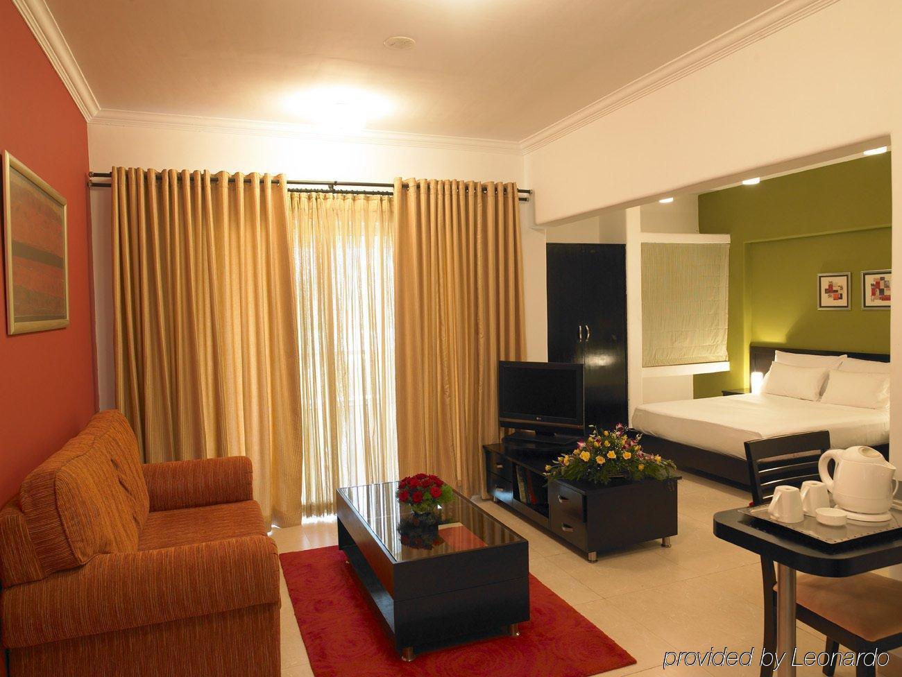 Royal Orchid Golden Suites Pune Phòng bức ảnh
