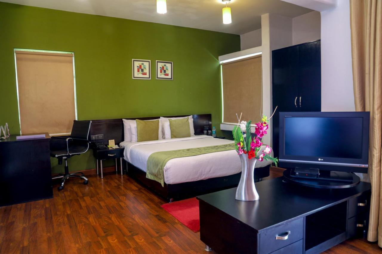 Royal Orchid Golden Suites Pune Ngoại thất bức ảnh
