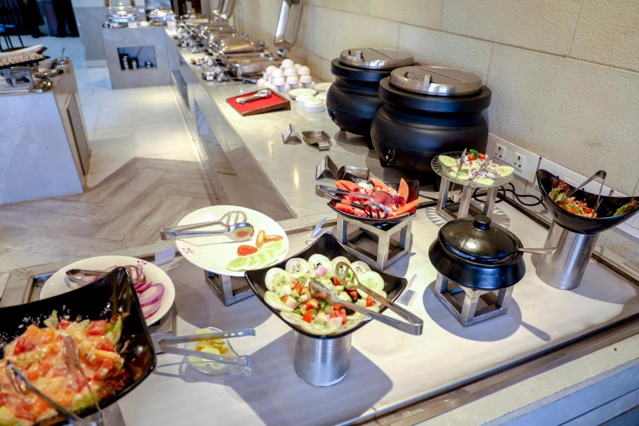 Royal Orchid Golden Suites Pune Ngoại thất bức ảnh