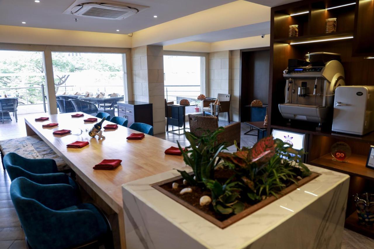 Royal Orchid Golden Suites Pune Ngoại thất bức ảnh