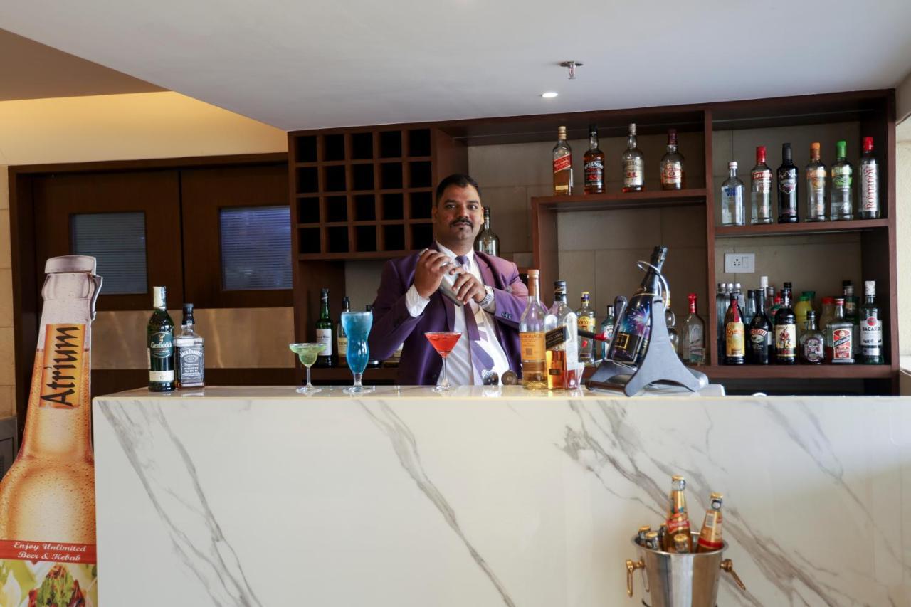 Royal Orchid Golden Suites Pune Ngoại thất bức ảnh