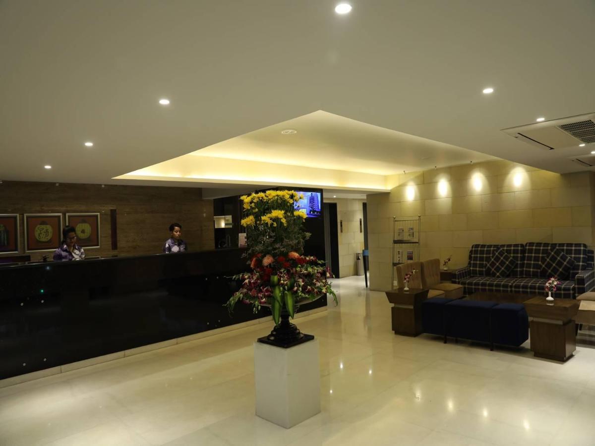 Royal Orchid Golden Suites Pune Ngoại thất bức ảnh
